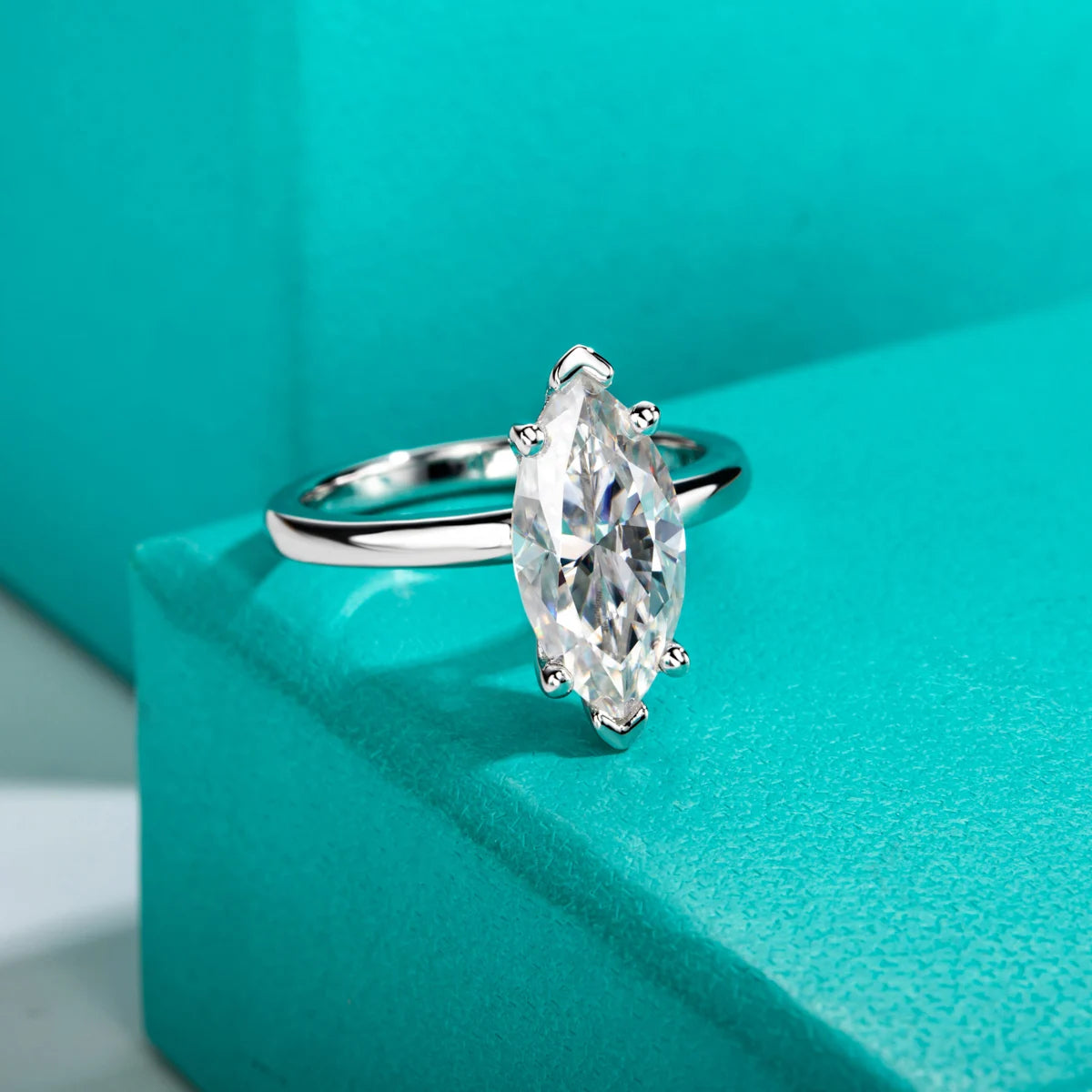 Bague Solitaire Marquise Moissanite